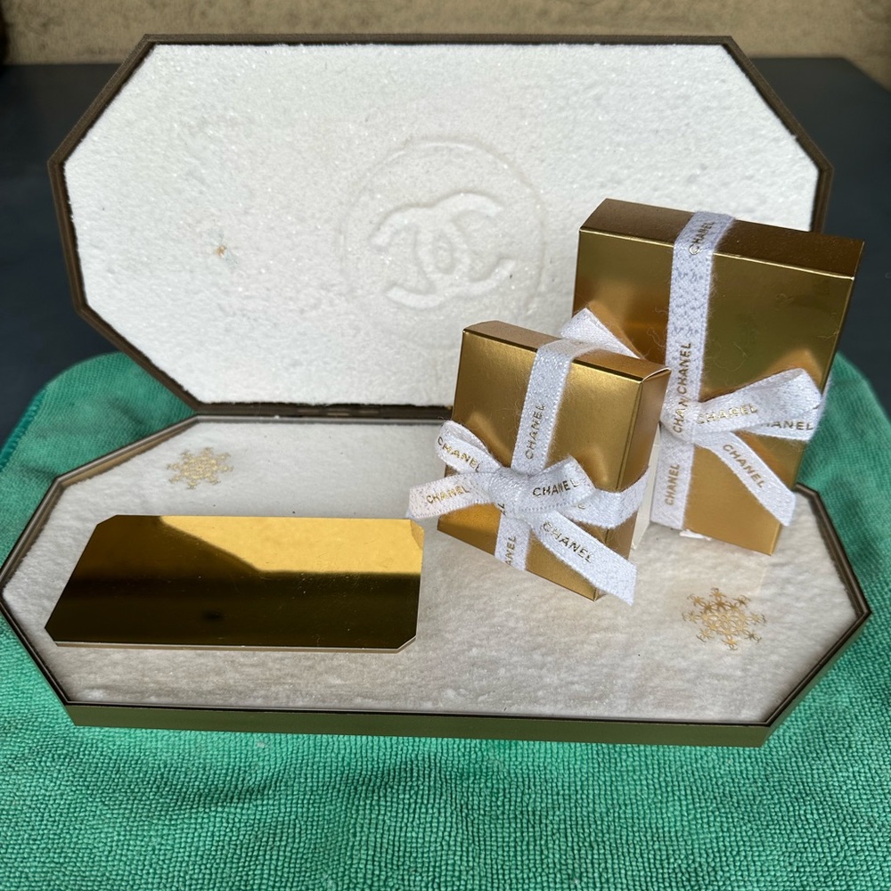 Chanel 2024 Holiday Fragrance Retail Store Display